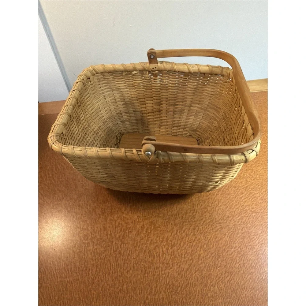 Vtg Light Toned Woven Gathering Basket Swing Wooden Handle Metal Rivets 11x8x6
